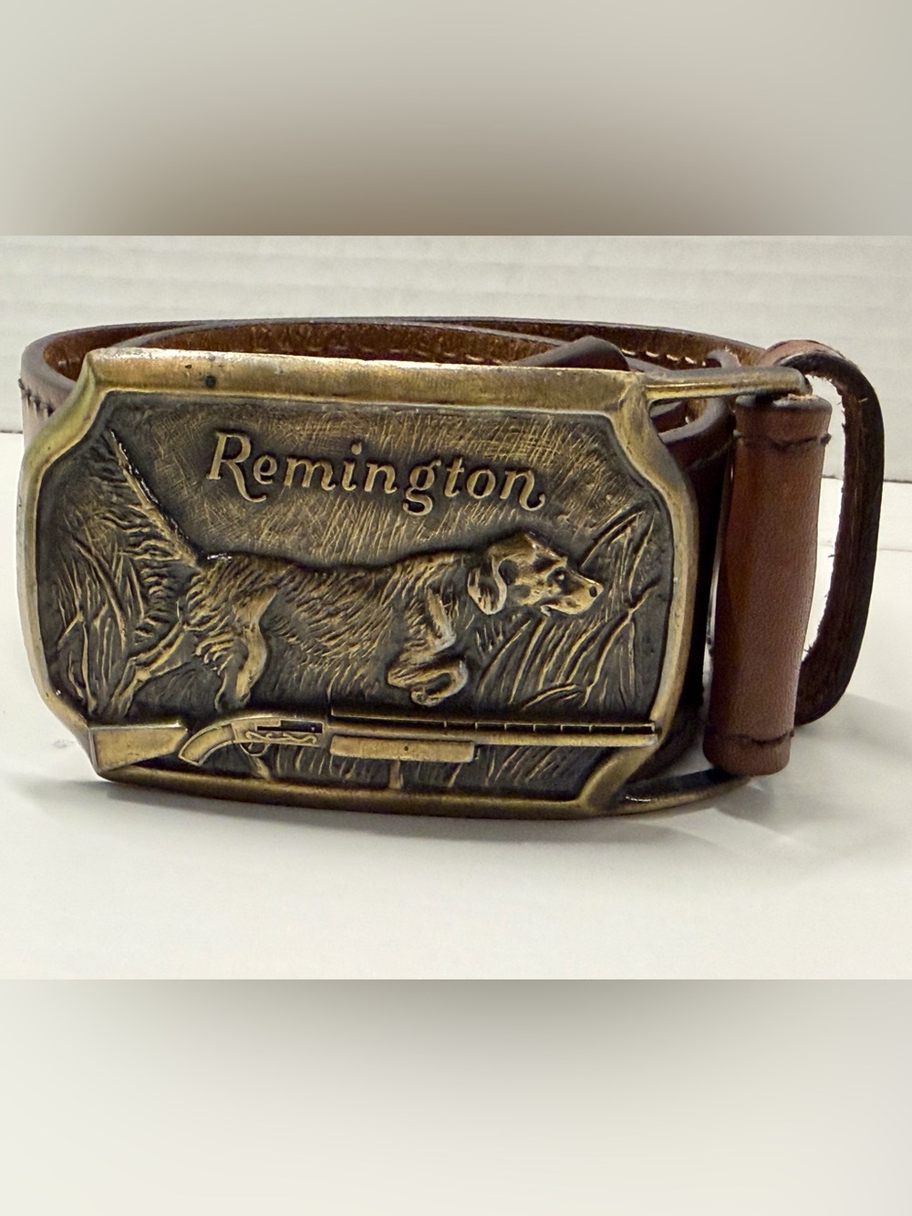 Vintage 1974 Remington Arms Company Bird Dog Shotgun Hunting Belt Buckle USA